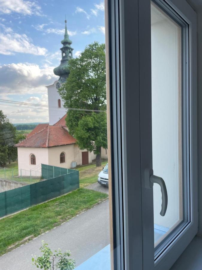 Appartement Kopr à Přítluky Extérieur photo